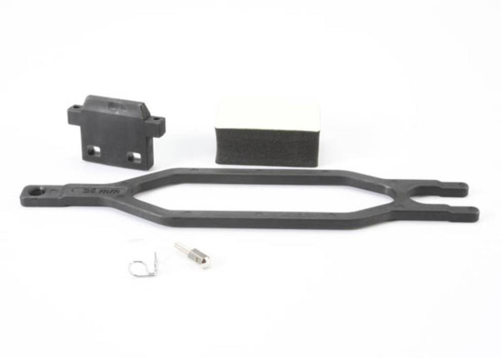 Traxxas 5827 - Hold Down Battery/ Hold Down Retainer/ Battery Post/ Foam Spacer/ Angled Body Clip