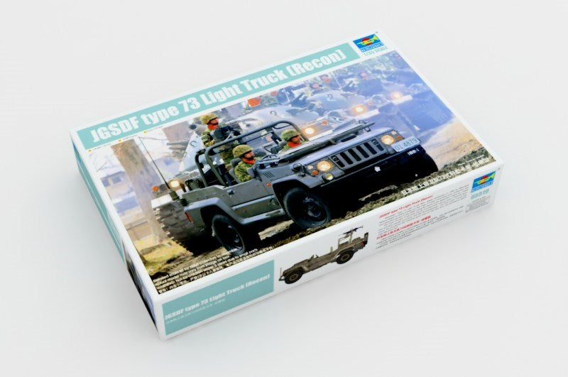 Trumpeter 05519 1/35 JGSDF type 73 Light Truck (Recon)