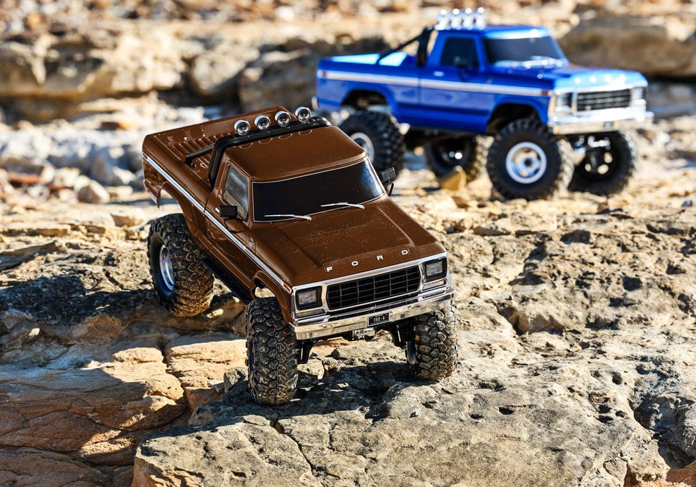 Traxxas 92046-4 TRX-4 Ford F-150 Ranger XLT High Trail Edition 1/10 Scale 4X4 Trail Truck