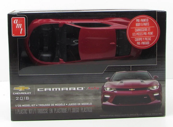 AMT 1020 1/25 2016 Chevy Camaro SS (Molded In Red)