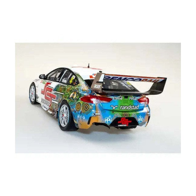Biante 1/18 B-18H22H Holden ZB Commodore- Smith