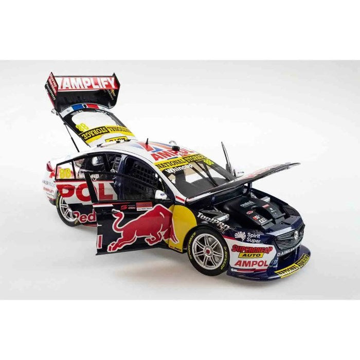 Biante B18H21Z 1/18 Holden ZB Commodore - #88 J. Whincup Beaurepaires Sydney SuperNight Race 29