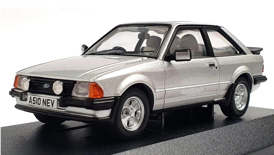 Corgi VA11017 1/43 Escort Mk3 XR3i Silver