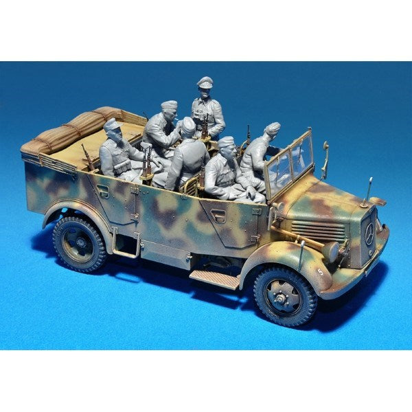 MiniArt 35139 1/35 GERMAN 4X4 CAR W/CREW