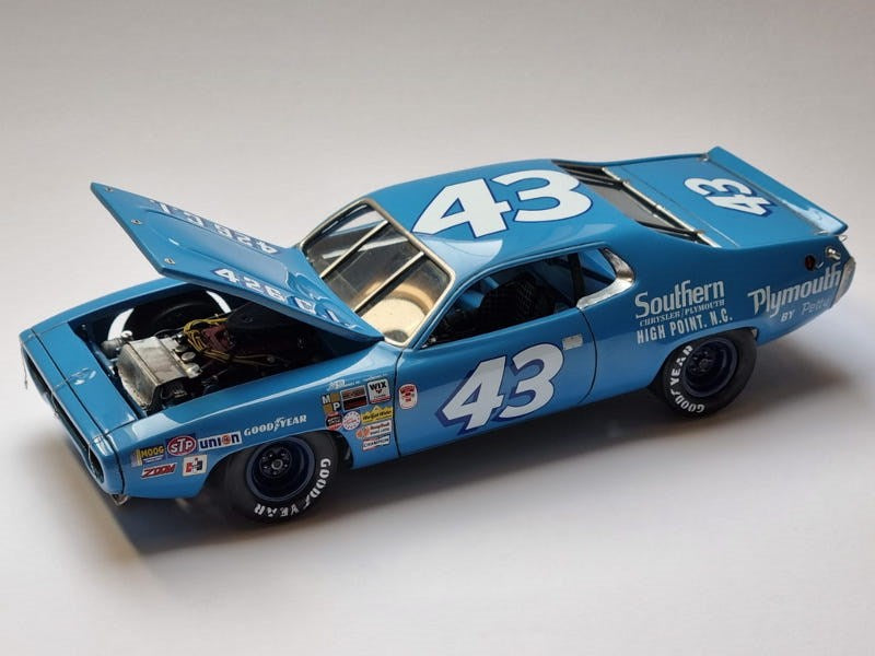 Salvinos JR RPCP1971D 1/24 '71 Plymouth Roadr#43 RP