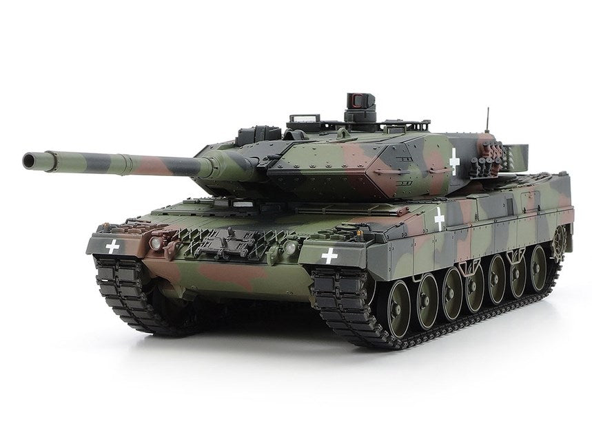 Tamiya 25207 1/35 UKRAINE LEOPARD 2A6 GERMAN LEND