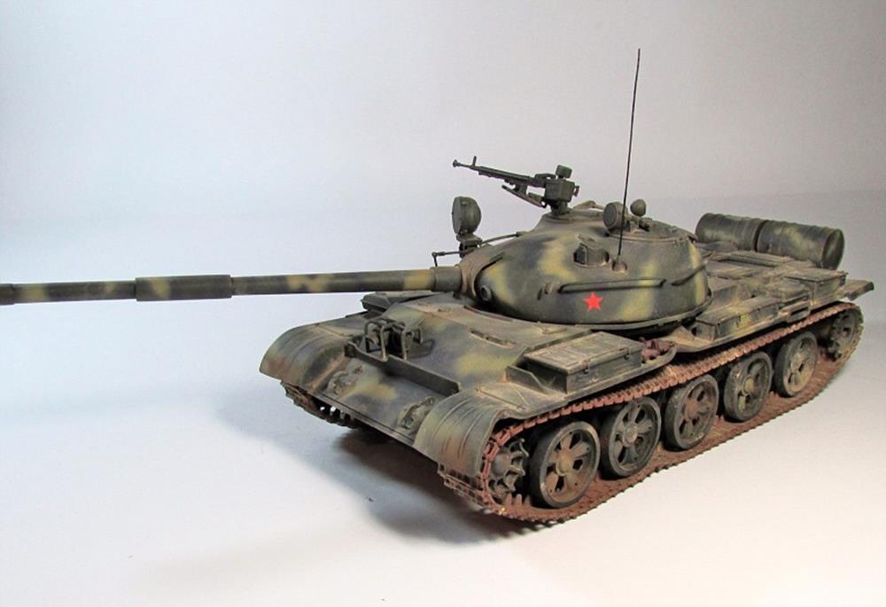 Tamiya 35108 1/35 T-62 SOVIET TANK