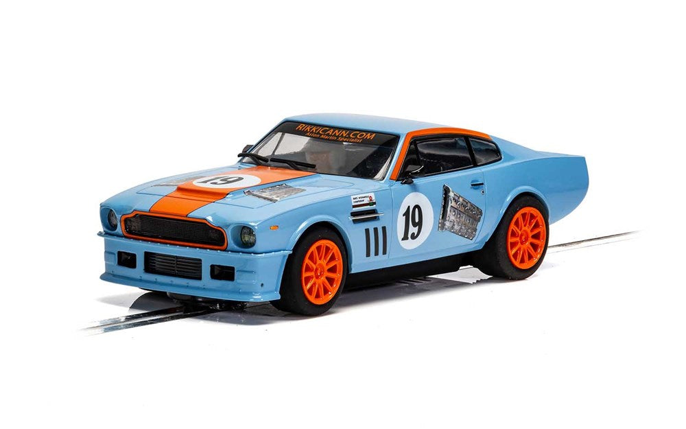 Scalextric C4209 Aston Martin V8 - #19 Gulf Edition (Rikki Cann Racing)